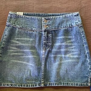 Cute BKLE vintage jean skirt